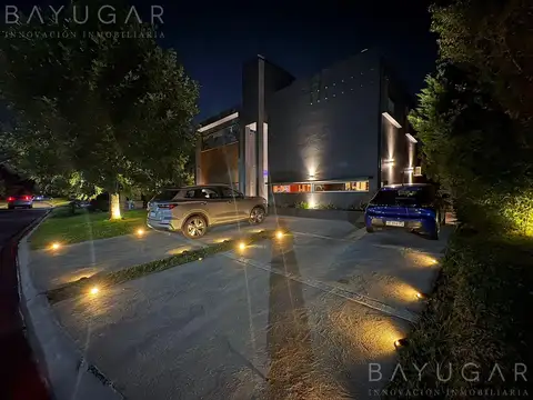 Venta - Casa Estilo Moderno en Barrio St Mathew's - Pilar