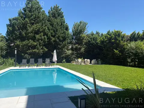 Casa en Venta con 5 cocheras