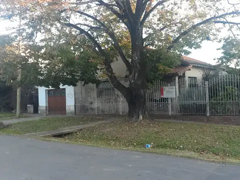 Chalet muy buena ubicación!