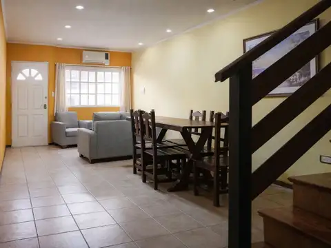 Depto Tipo Casa en Venta con 1 cocheras