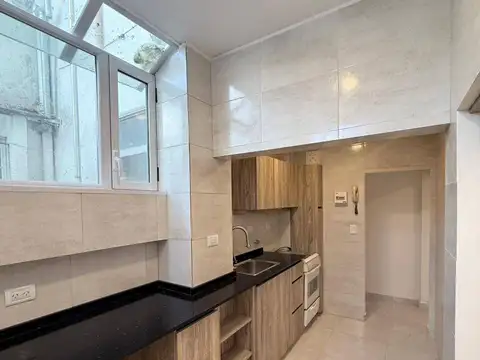 Venta Departamento 2 ambientes con Cochera. Zona Chauvin