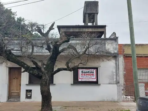 LOTE DE 10 X 20 CON VIVIENDA,  PRÓXIMA A AV. GRAL. PAZ