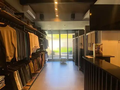 LOCAL EN PLENO FOCO COMERCIAL de CASEROS s/3 DE FEBRERO