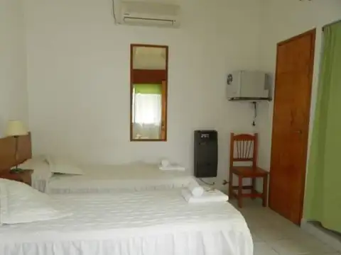 Edificio Comercial en venta - 8 Dormitorios 7 Baños - Cochera - 1720Mts2 - San Miguel del Monte