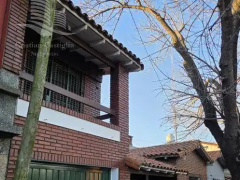Hipolito Yrigoyen  al 2100