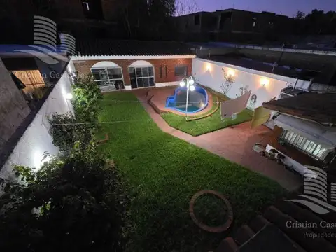 Casa Con Pileta y Quincho en Venta en San Fernando