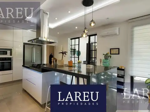 Casa en Venta con renta - Barrio Pilar Privado