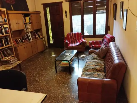 Venta en block !casa multifamiliar con 2unidades funcionales  Excelente oportunidad inversión 315 m2