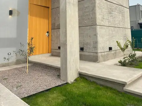 Casa en Venta en Russell, USD 315.000