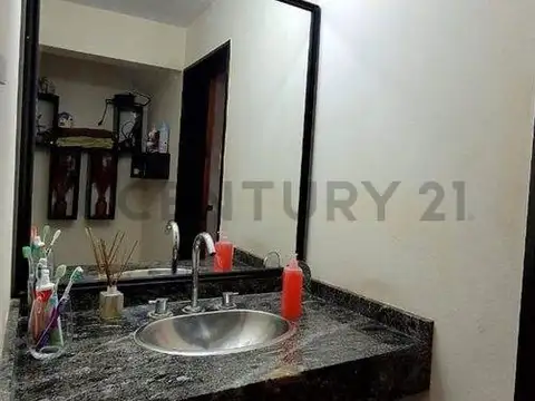 Los Veleros 3300, Piso 0