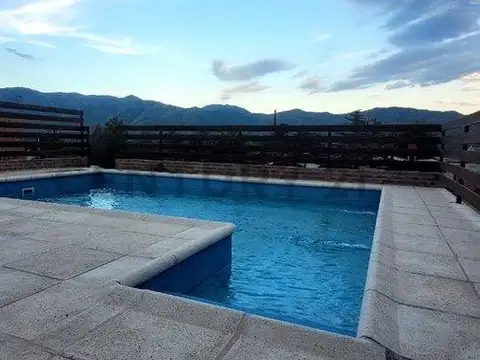 Casa 6 ambientes con 2 baños