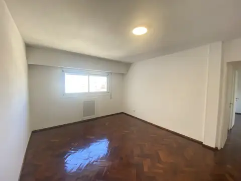 Alquiler  Departamento 2 dormitorios zona centro.