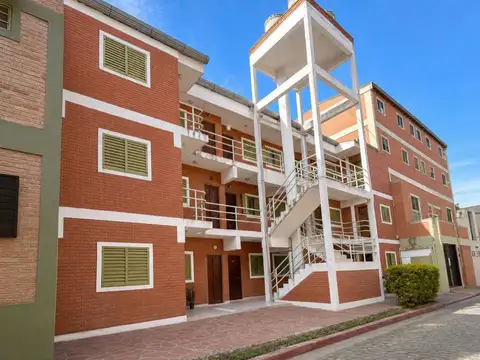  Alquilo Departamento 1 dormitorio  con pequeño balcón