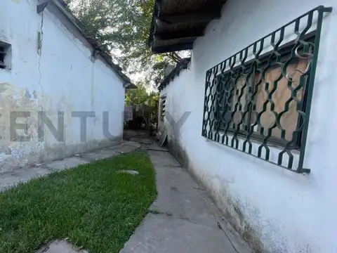 Camino General Belgrano entre 407 y 408