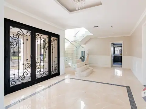 CASA EN VENTA EN MIRALAGOS