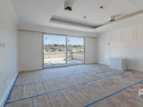 CASA EN VENTA EN MIRALAGOS