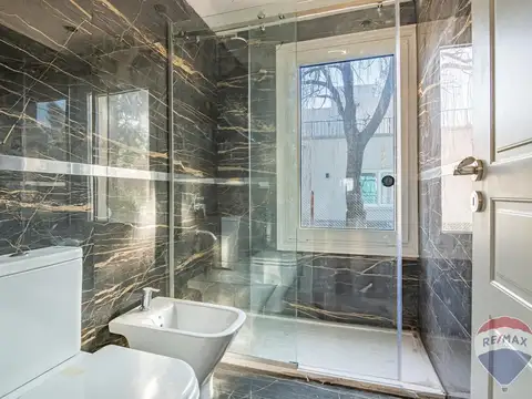 Casa 6 ambientes con 4 baños