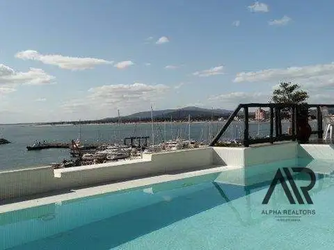 Apartamento en venta de 3 dormitorios c/ cochera en Piriápolis