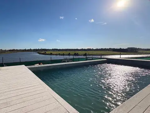Venta | Casa a estrenar al río en Naudir Delta | 5 dormitorios
