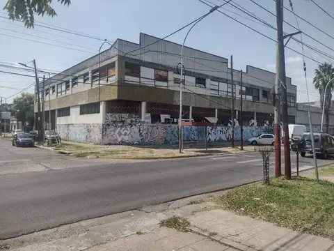 Depósito Galpón  en Venta en Lanús, G.B.A. Zona Sur, Argentina