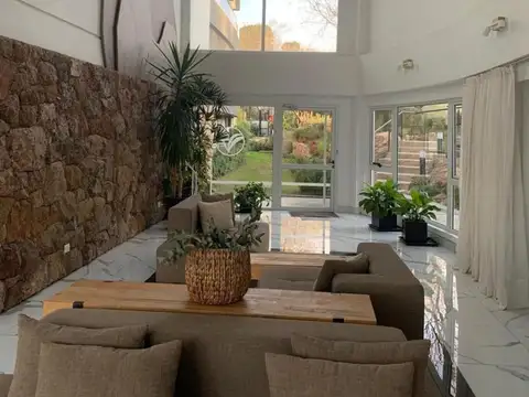 Departamento en Venta en Villa Parque Siquiman, USD 130.000