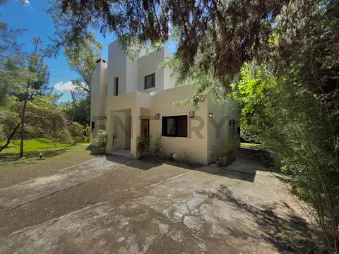 Casa 4 ambientes con 3 baños