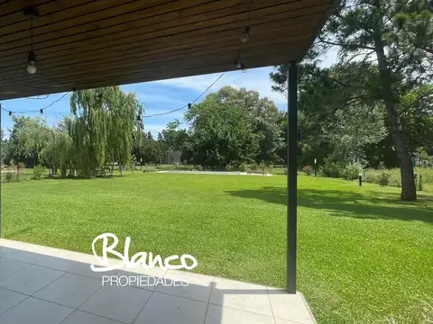 Casa 5 ambientes con 3 baños