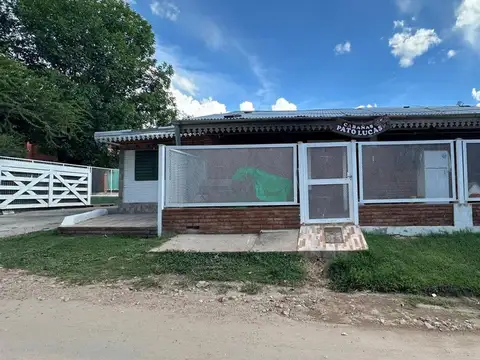 OPORTUNIDAD  COMPLEJO DE 5 CABAÑAS CON PILETA