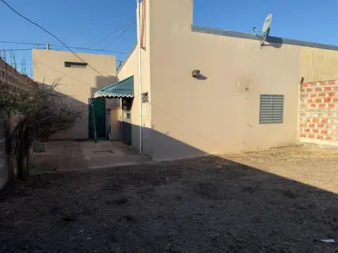 Casa 4 ambientes con 1 baño