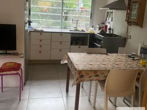 Casa 2 ambientes con 1 baño