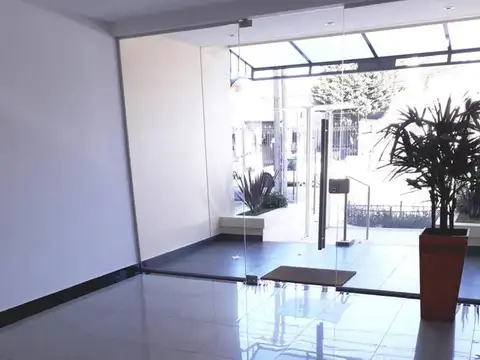 Witcomb 2700, Piso 1