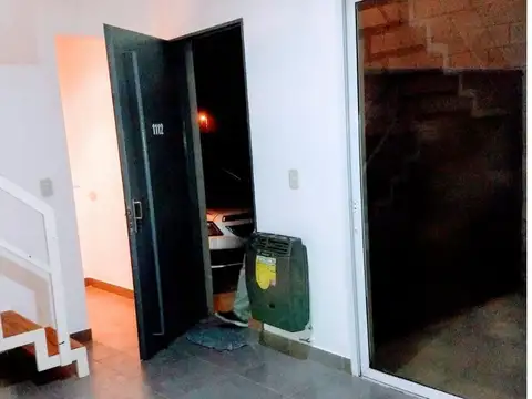 Casa 2 ambientes con 1 baño