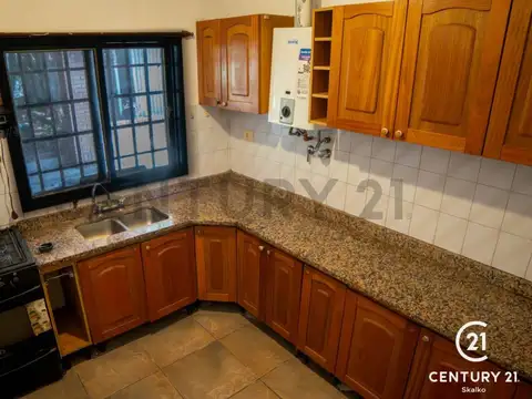 Galpon con casa 2 dormitorios, jardín y pileta