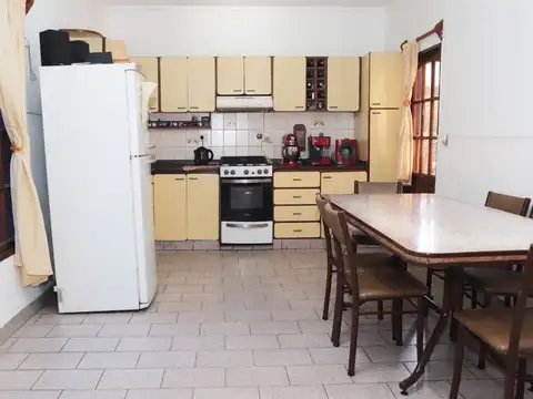 VENTA CASA 4 AMB COCHERA, PATIO, QUINCHO SAN JUSTO