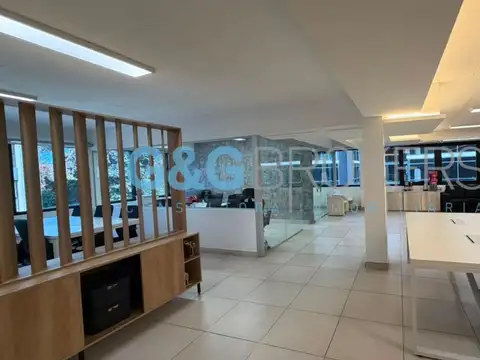 Oficina en Venta con 1 cochera