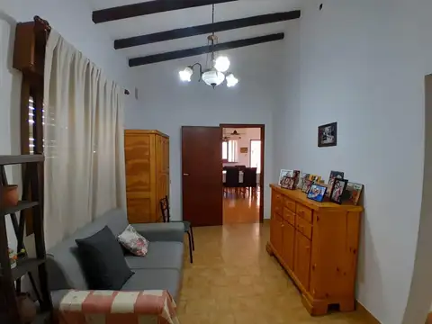 Av. del Rosario al 200