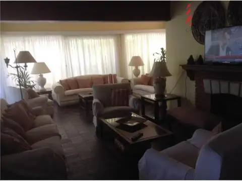 Casa en la Mansa 4 dormitorios y servicio con parrillero