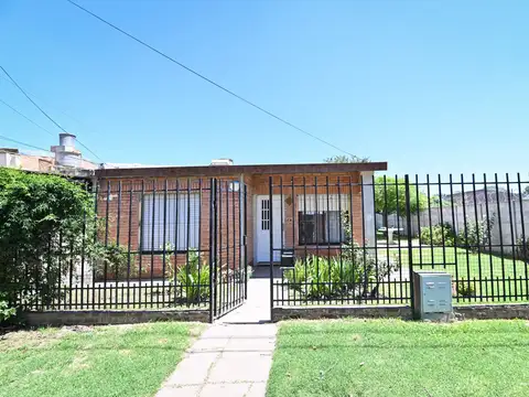 Venta casa de 2 dormitorios con gran patio