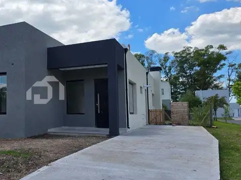 Casa en venta en Santa Elisa 100