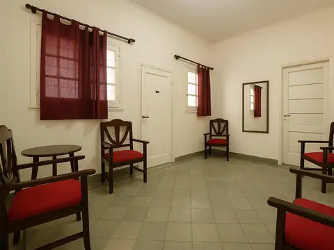 Casa en venta de 2 dormitorios c/cochera y patio