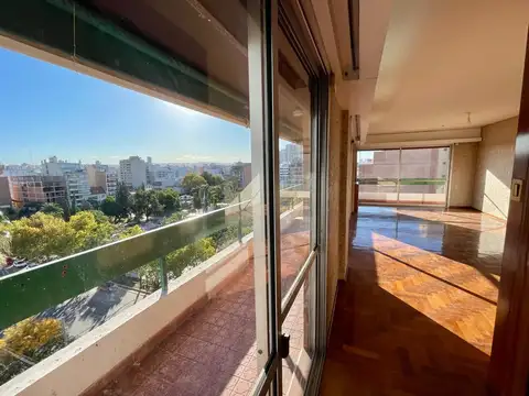 Felix Frias 100, Piso 7