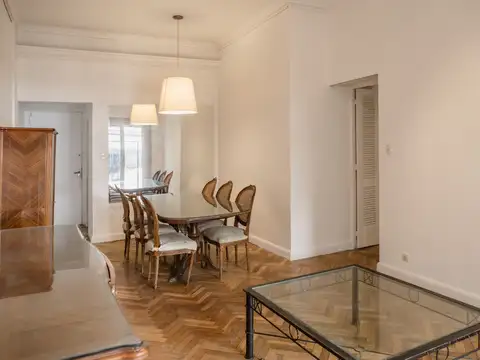 Amplio 4 Ambientes con balcón al frente en Recoleta