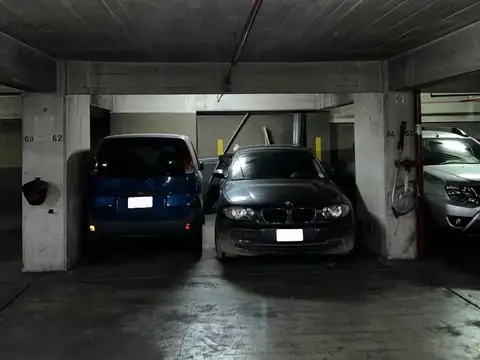 COCHERA FIJA CUBIERTA EN SANTA FE AL 2300 - 10 M2 VIGILANCIA LAS 24 HORAS
