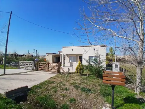 Casa 3 ambientes con 1 baño