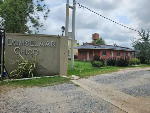 Casa moderna y funcional, con parque y pileta, en Domselaar Chico VENTA