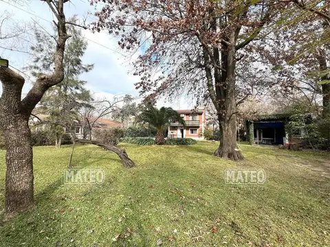 Casa en Venta con 2 cocheras