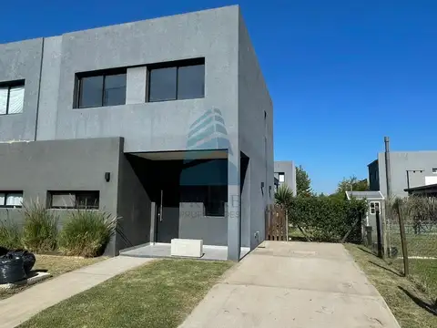 Casa en Alquiler de 3 dormitorios