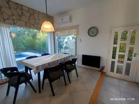 Casa 3 ambientes con 2 baños