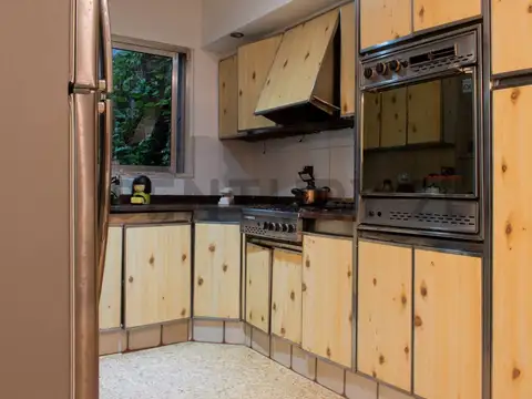 VENTA CASA DE 3 DORMITORIOS BARRIO ECHESORTU.