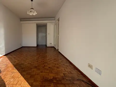 Departamento 4 Ambientes Balcon de 7 mts al frente Cocina Comedor 2 Baños M/B
